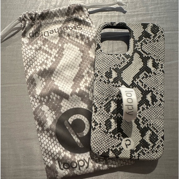 EUC Snakeskin Loopy- iPhone 12/12 Pro (6.1" Screen)| Matte Edition / Righty - Picture 1 of 3